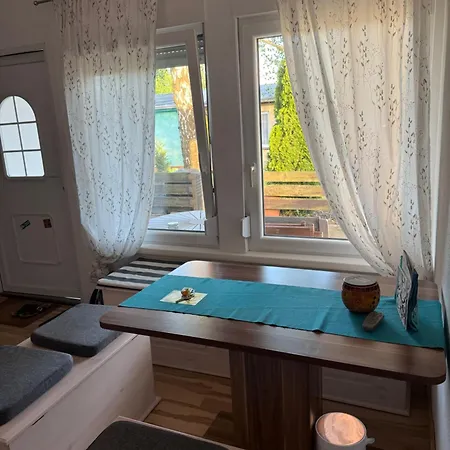 Ferienbungalow Mit Hochbett Und Terrasse Am Zeulenrodaer